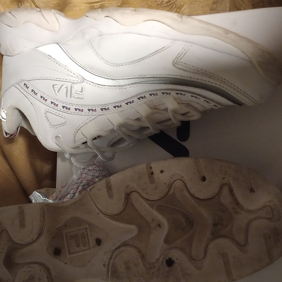 FILA - Picture 3 of 4